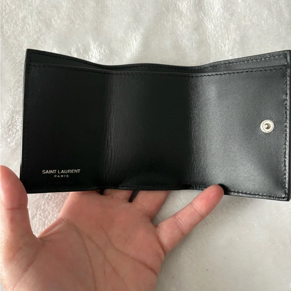 Saint Laurent YSL Leather Tri-Fold Wallet – Black - Picture 2 of 8